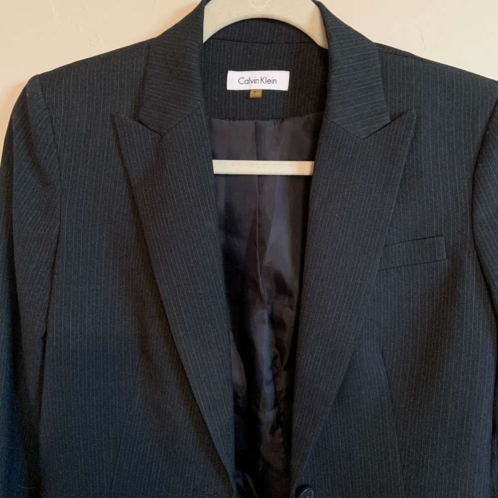 Calvin Klein Women’s Size 2 Pin Stripe Black Button Front Office Business Blazer - Picture 2 of 6